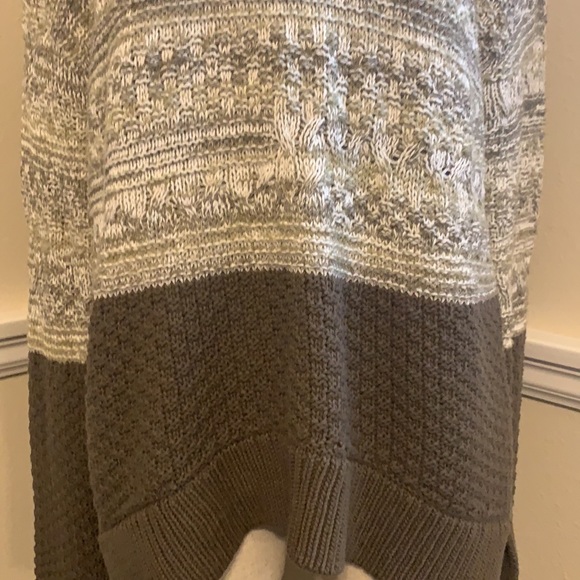 Caslon army green and white sweater. Size Medium - Picture 2 of 7